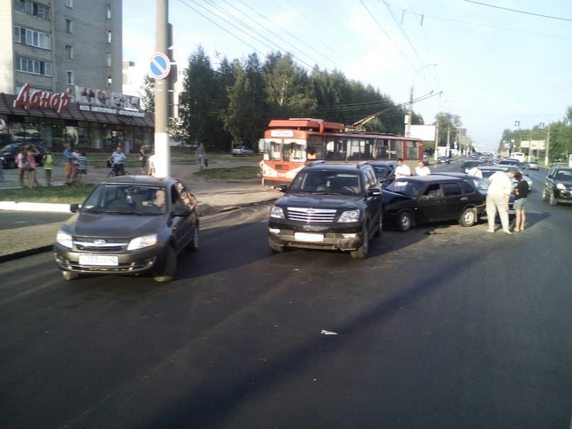 На обновленной Московской столкнулись 5 машин