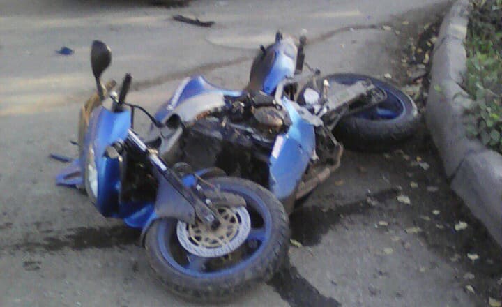 На Лепсе лишенник на Audi сбил мотоциклиста