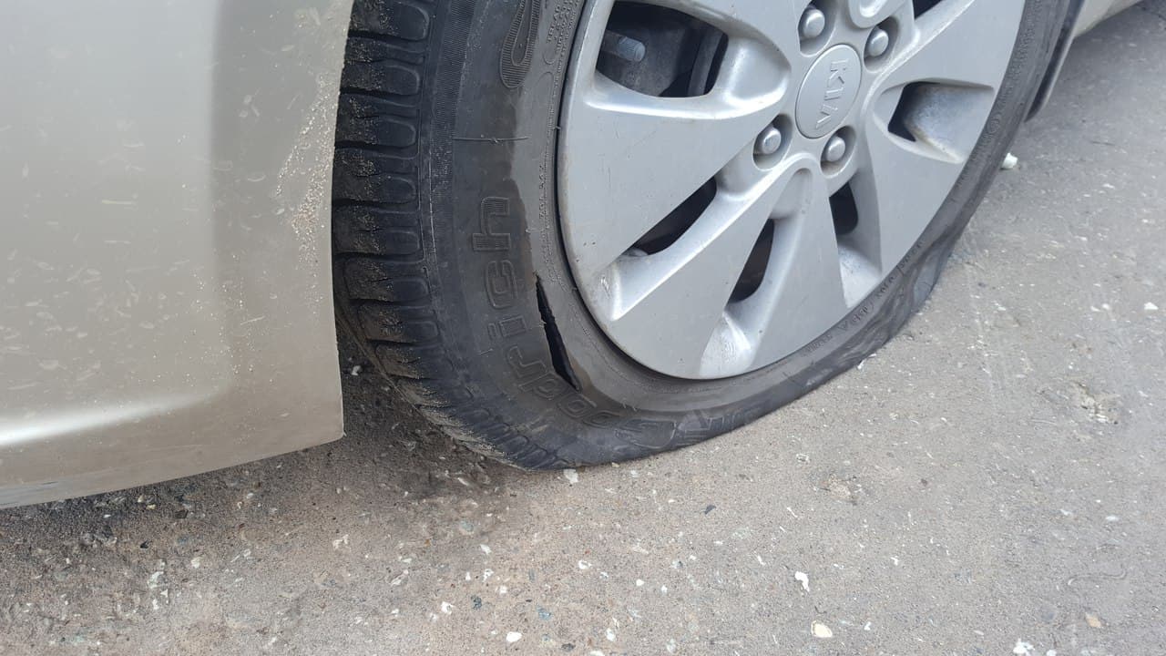 Месть? В Кирове «мужу на час» изуродовали автомобиль