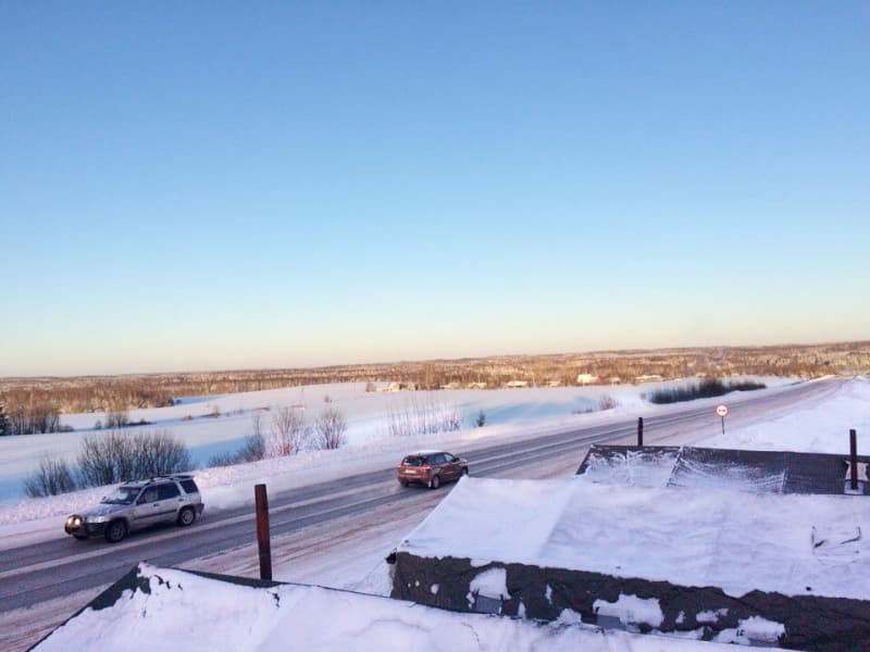 Обогрели и чаем напоили. Спасатели помогли семье со сломавшейся машиной