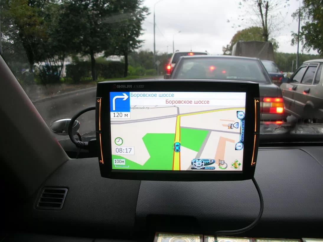 Навигатор завёл в поле. Как выбрать GPS-навигатор и не заблудиться?
