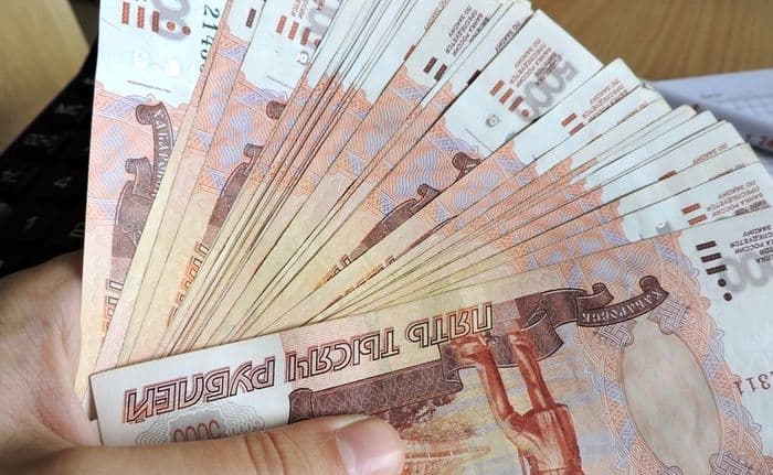 Сколько нужно зарабатывать, чтобы купить автомобиль, а потом ещё и содержать его?