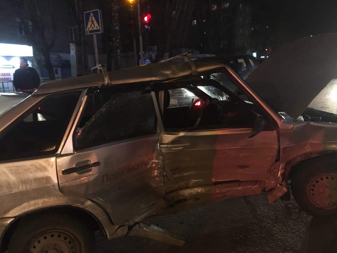 Пьяный водитель Hyundai травмировал в ДТП двух пассажиров такси