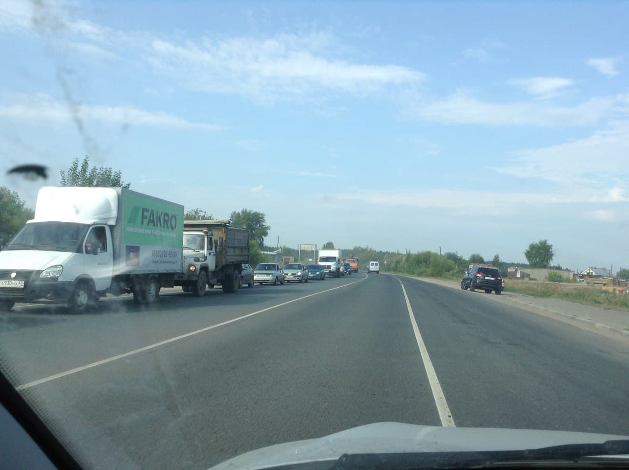 В Нововятск не попасть. Из-за ремонта дороги пробки растягиваются на километры