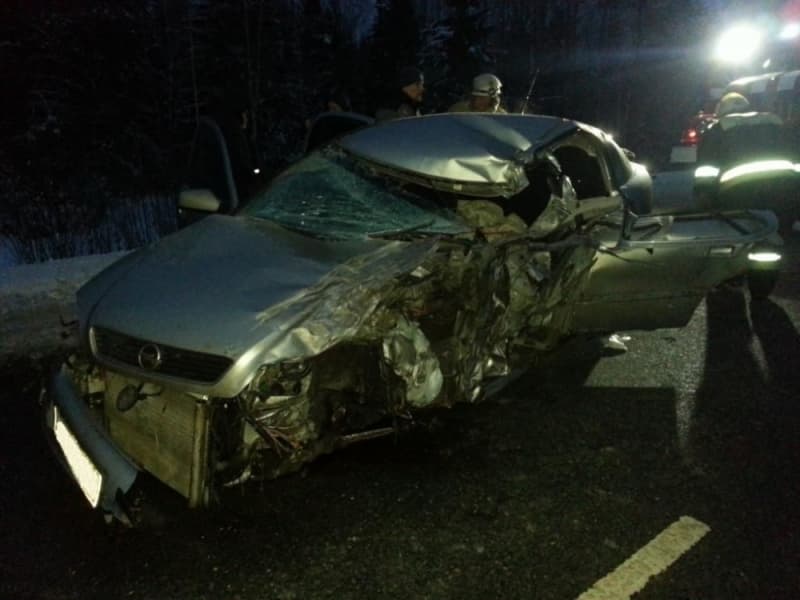 ДТП на трассе Вятка: водителя Opel пришлось вырезать из машины