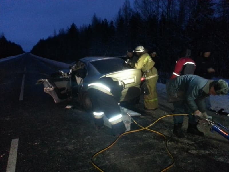 ДТП на трассе Вятка: водителя Opel пришлось вырезать из машины