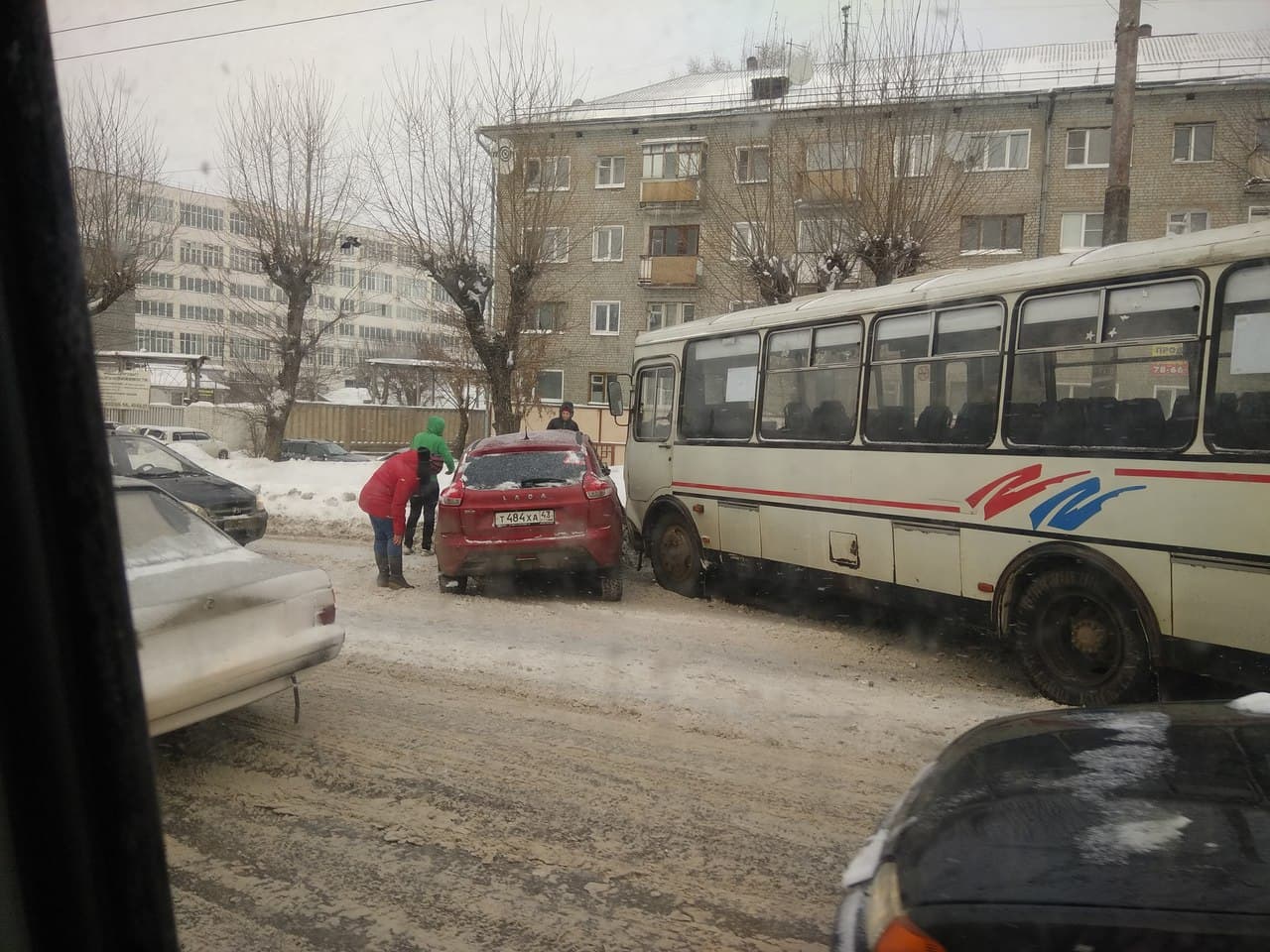 В ДТП на путепроводе пострадала 3-летняя девочка