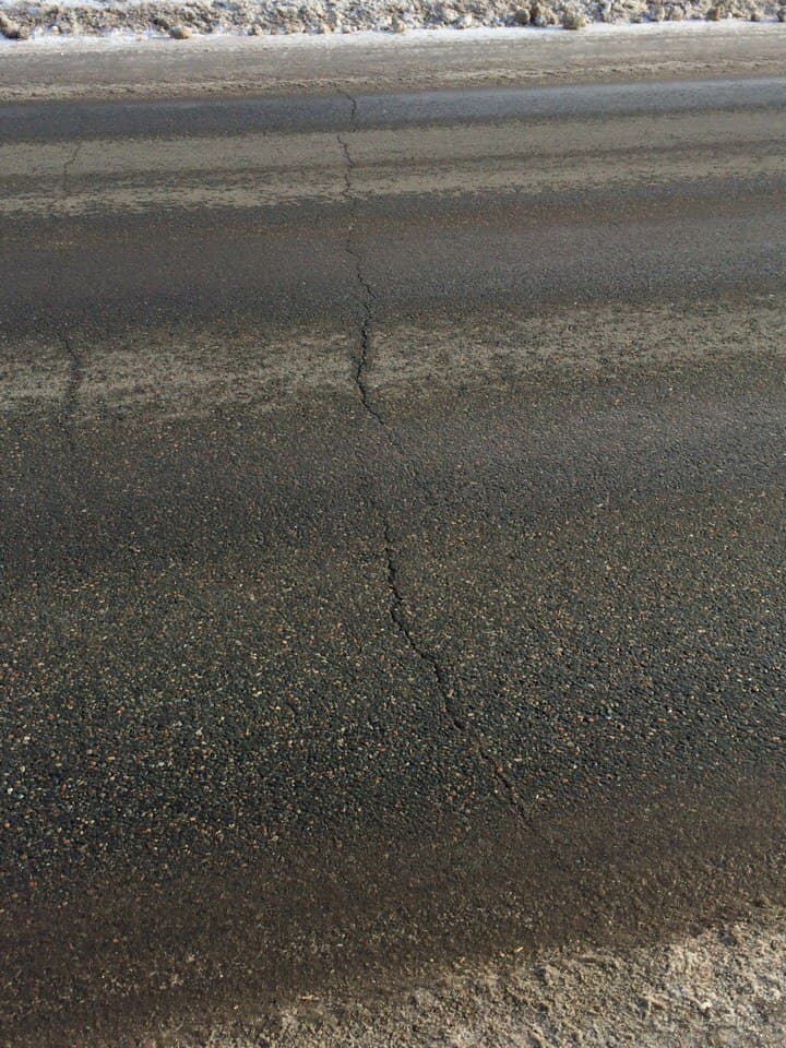 Кировский асфальт не выдержал зимы