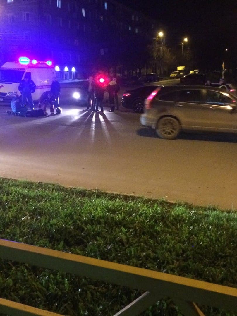 Водитель Porsche Panamera сбил пешехода на Октябрьском проспекте