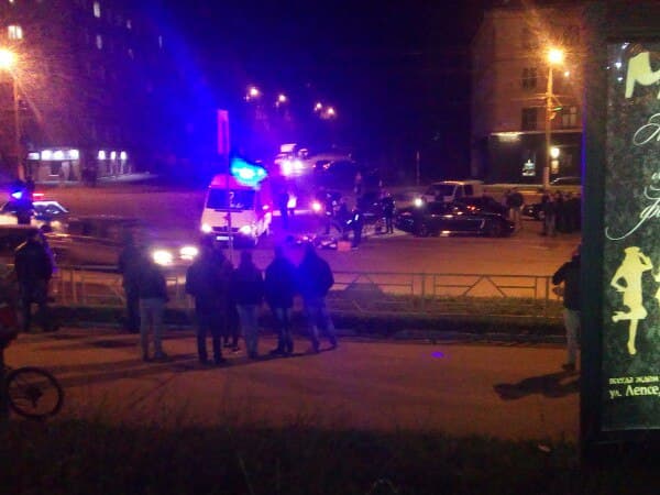 Водитель Porsche Panamera сбил пешехода на Октябрьском проспекте