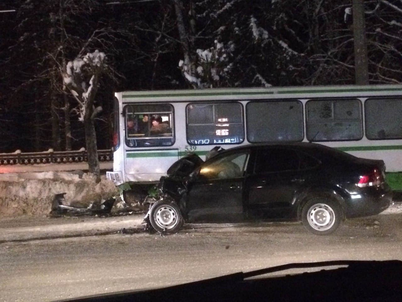 В столкновении с автобусом у «Простора» погиб водитель Volkswagen Polo