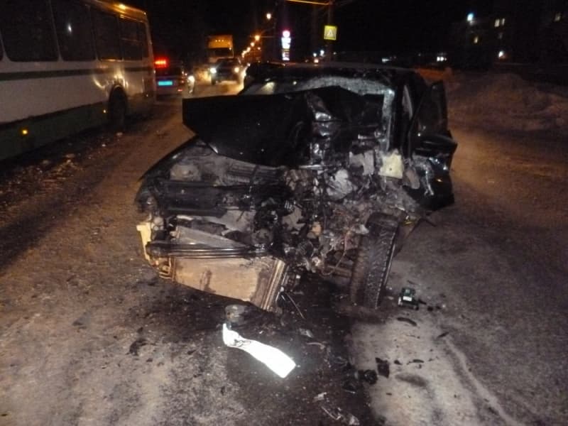 В столкновении с автобусом у «Простора» погиб водитель Volkswagen Polo