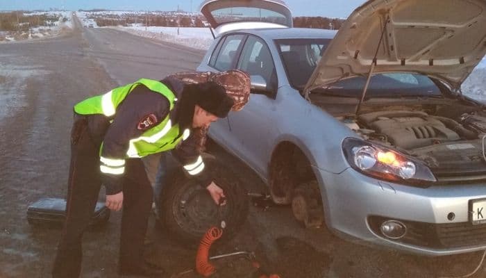 Автомобилист из Удмуртии благодарит Кировских сотрудников ГИБДД за оказанную помощь