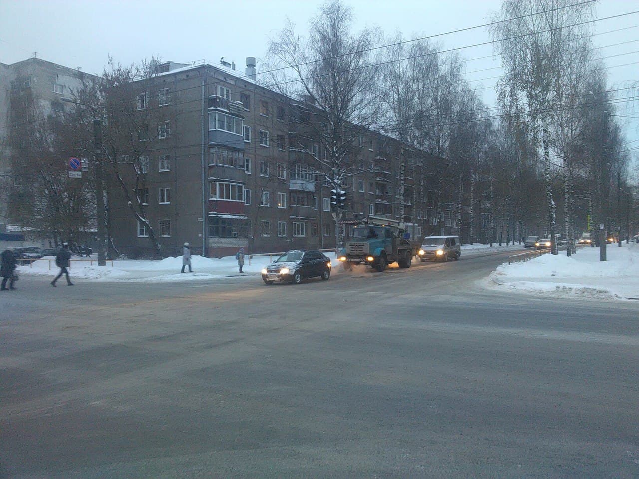 На перекрестке Некрасова и Попова 2 дня не работает светофор