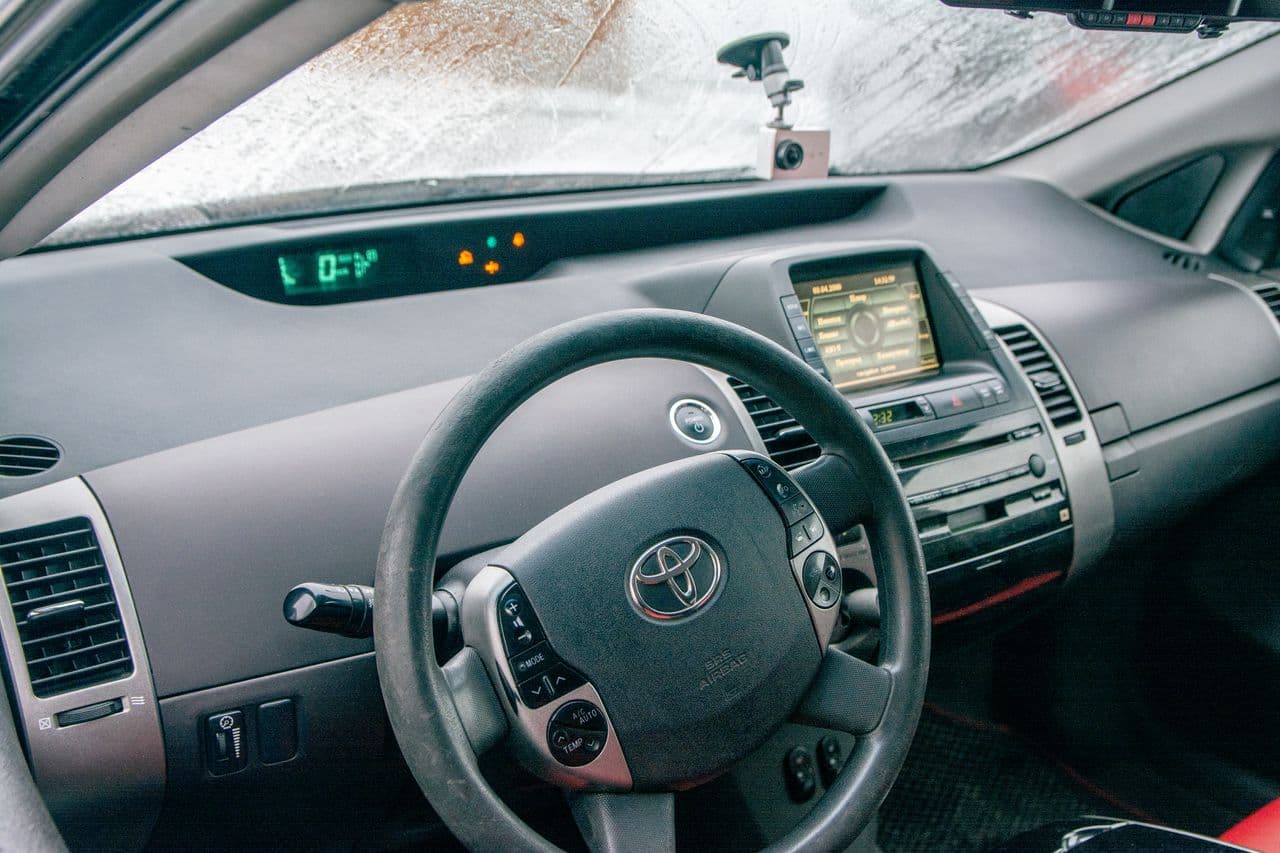 Тест-драйв TOYOTA PRIUS на WINDOWS 95: что ты такое?