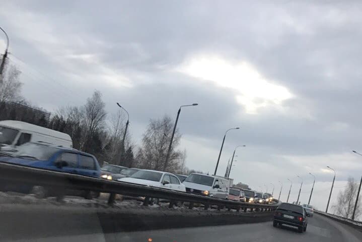 Авария на Производственной. В сторону города пробка