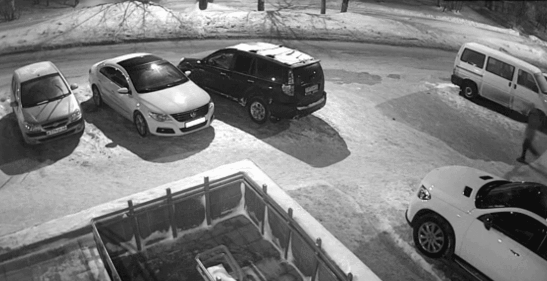 Порезал 4 колеса у Land Cruiser и ушел