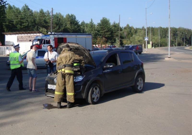 В ДТП на Слободском тракте пострадали 2 человека