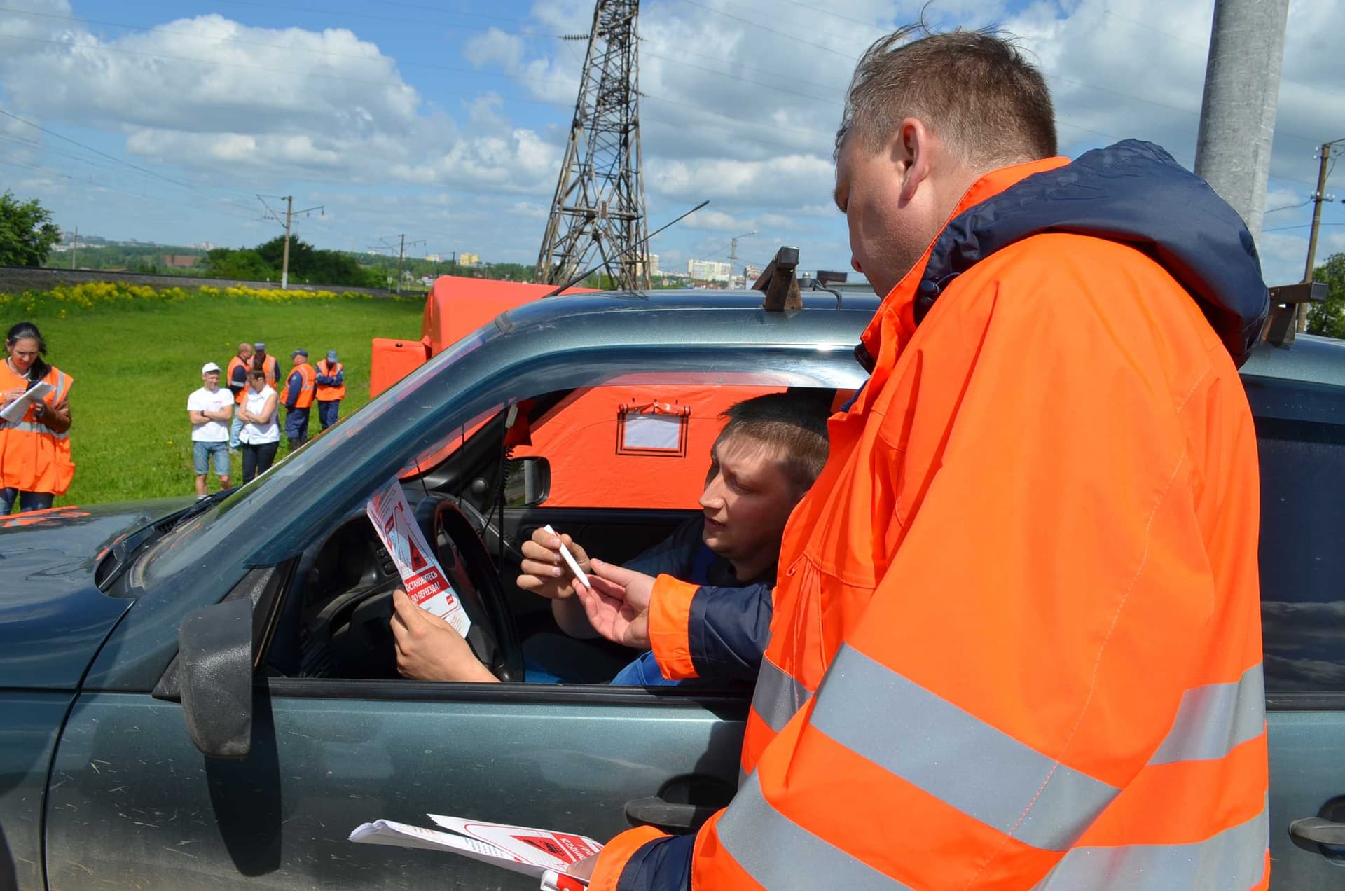 Водителям начнут приходить «письма счастья» за нарушение правил на переездах