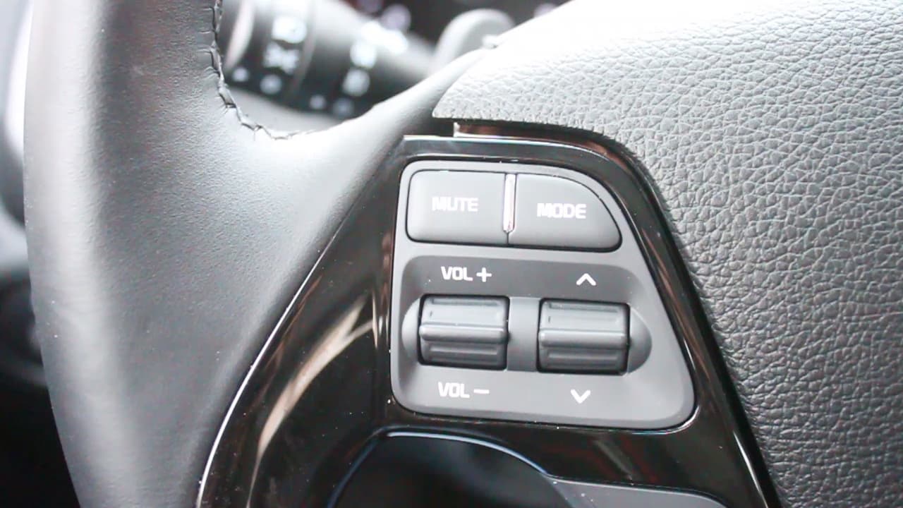 Тест-драйв Kia Cerato 2017: когда подтяжка лица оправдана