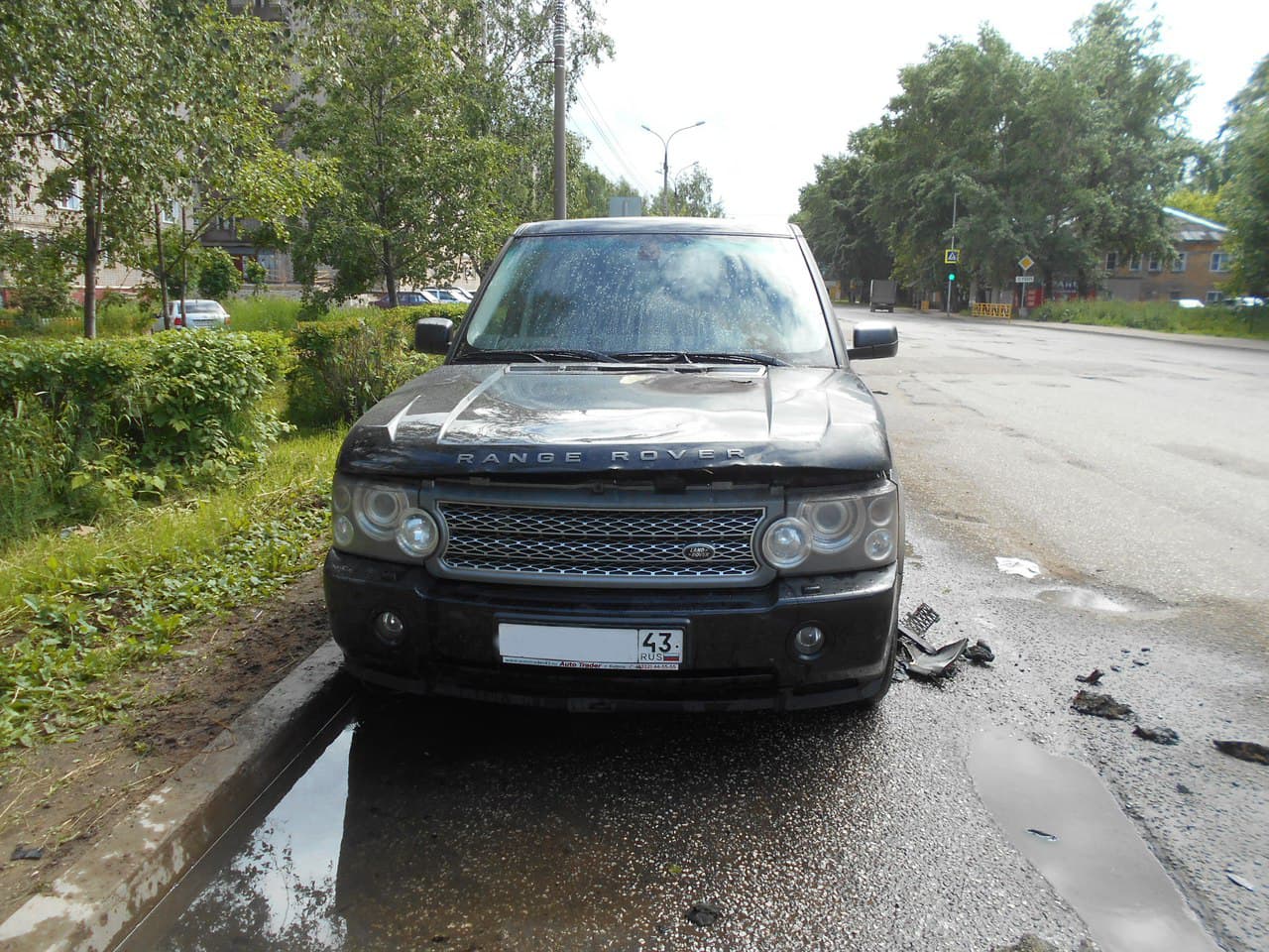 На Романа Ердякова вспыхнул Range Rover