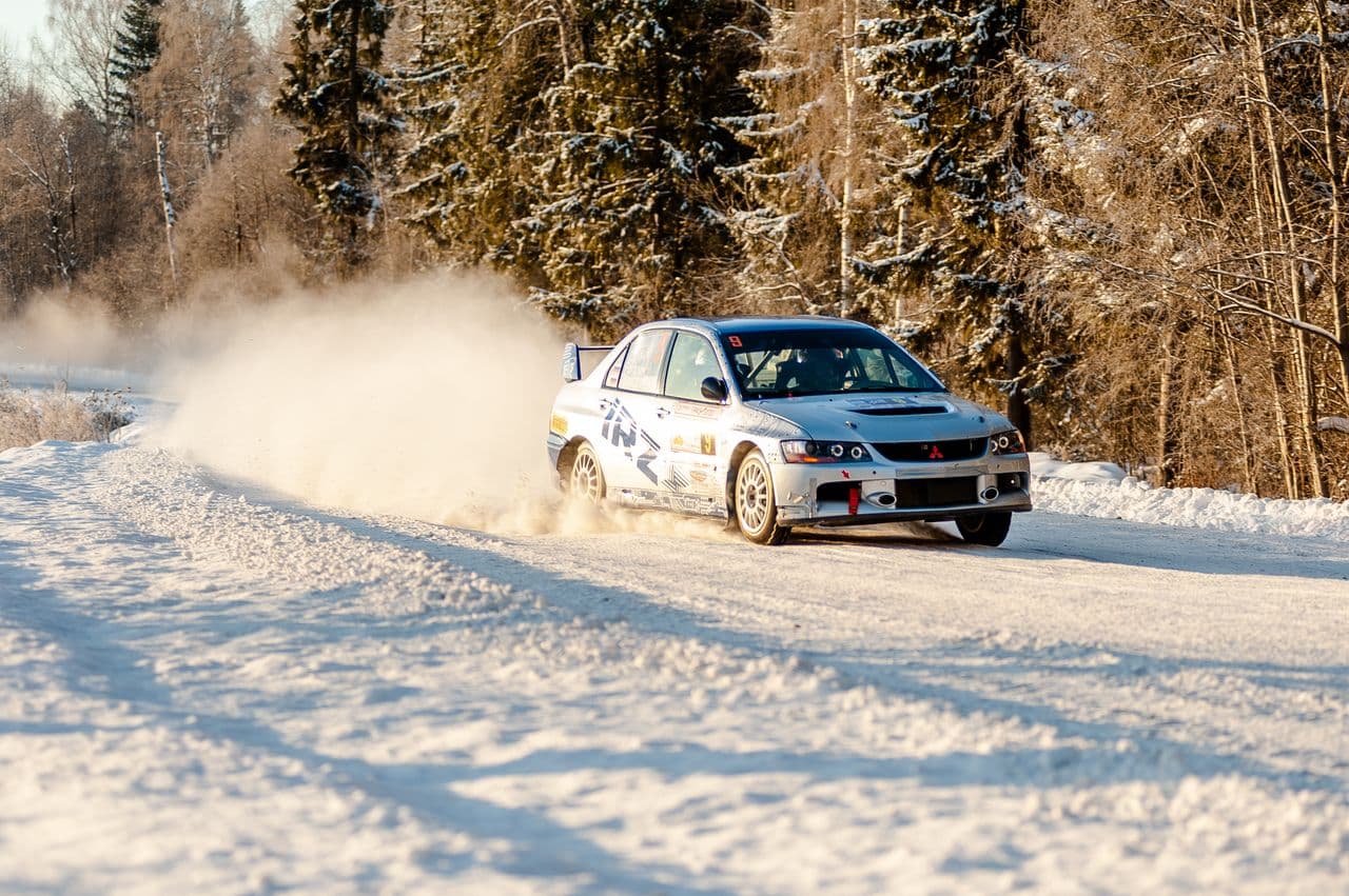Фоторепортаж «Ралли Вятка 2020»: гонщики устроили снежную бурю на трассе