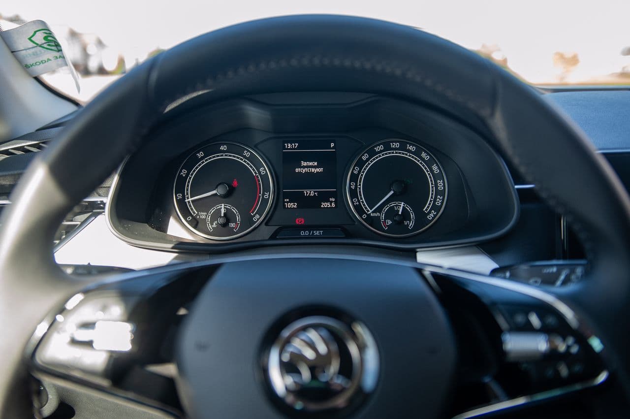 Тест-драйв ŠKODA RAPID 2020: разбираем плюсы и минусы 