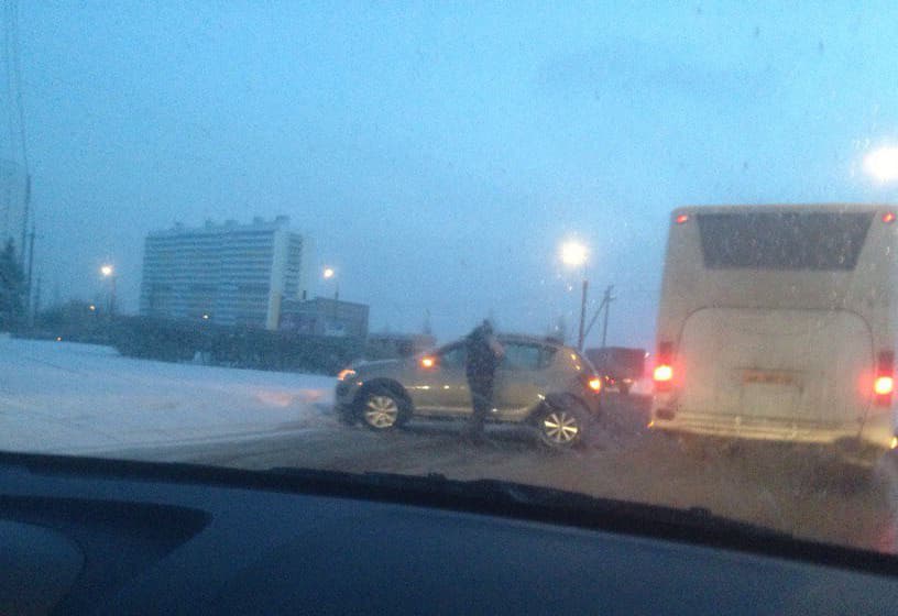 Аварийный понедельник: разбитые машины, пробки, драки