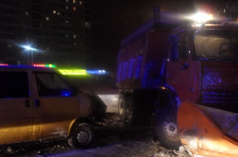 На Ленина Volkswagen протаранил «Камаз»-грейдер