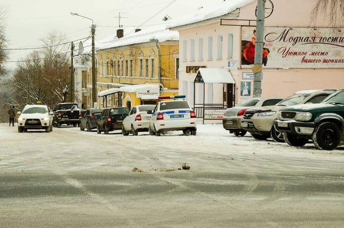 Беспредел на Спасской: “Хоть два “кирпича” ставь - ничего не поменяется”