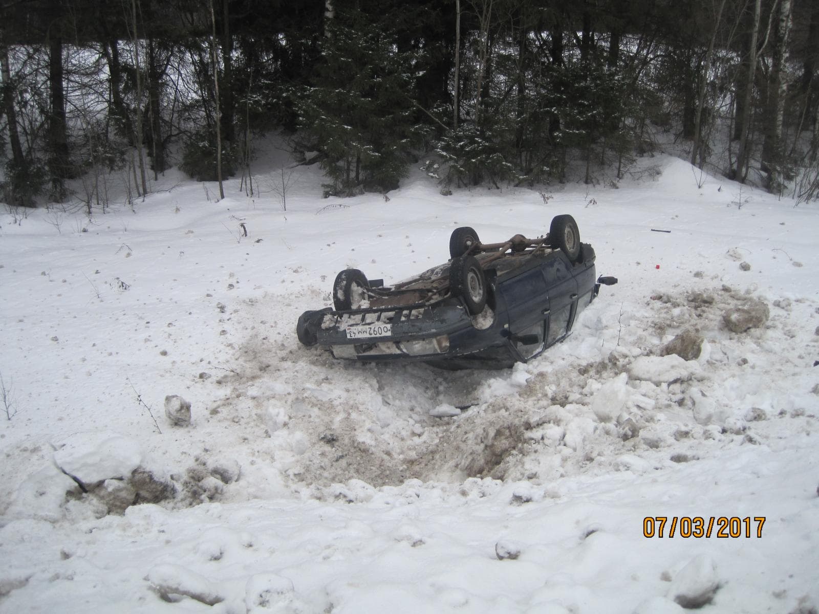 На Победиловском тракте ИЖ улетел в кювет после столкновения