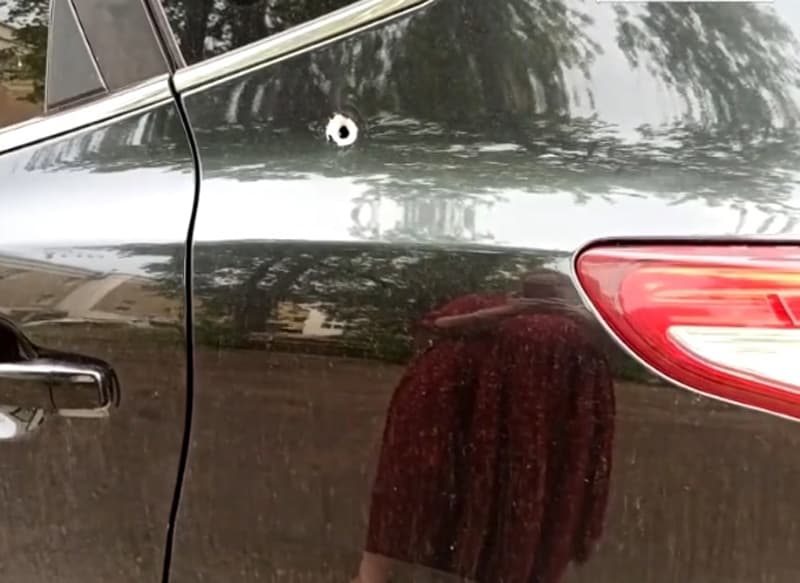 В центре Кирова, возможно, расстреляли иномарку