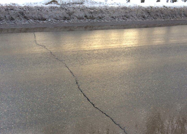 Кировский асфальт не выдержал зимы