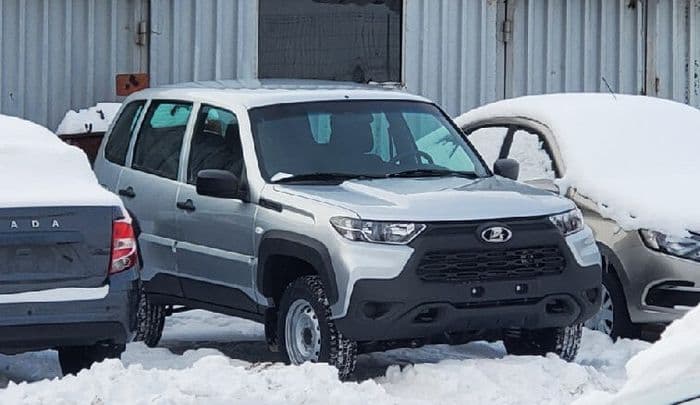 Известны цены и комплектации на Lada Niva Travel