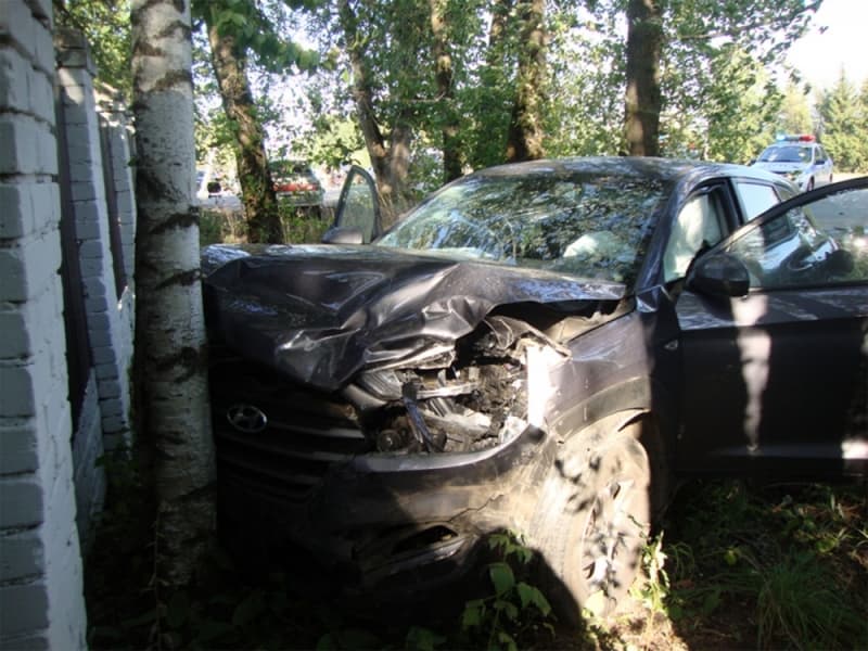 В ДТП на Слободском тракте пострадали 2 человека