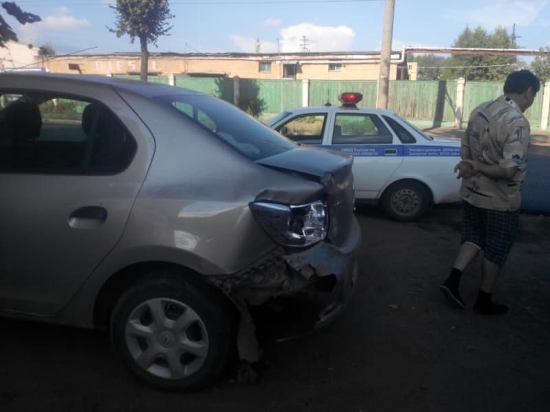 На Филейке пьяный водитель внедорожника протаранил 3 машины