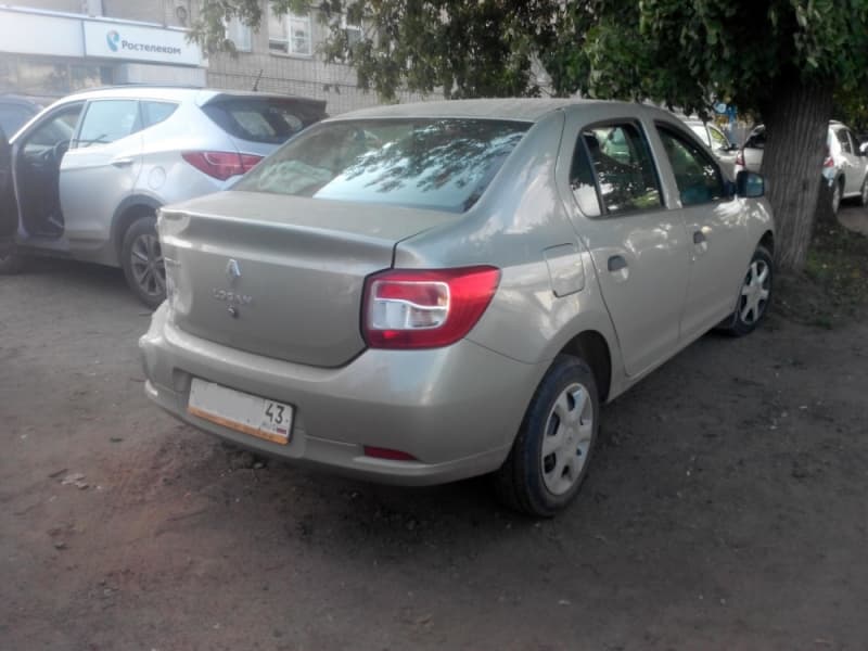 На Филейке пьяный водитель внедорожника протаранил 3 машины