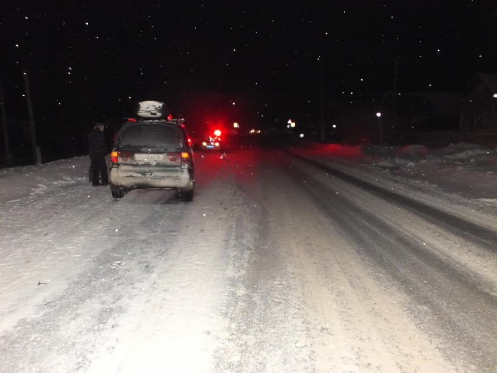 На ночной трассе водитель «Фольксваген» сбил человека