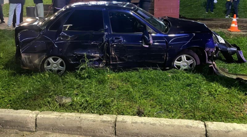 В Кирове появились подробности ДТП с "Ладой Приорой" и двумя пострадавшими девочками