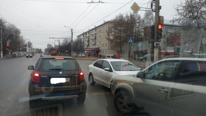 Очевидцы увидели необычный маневр от водителя Volkswagen Polo