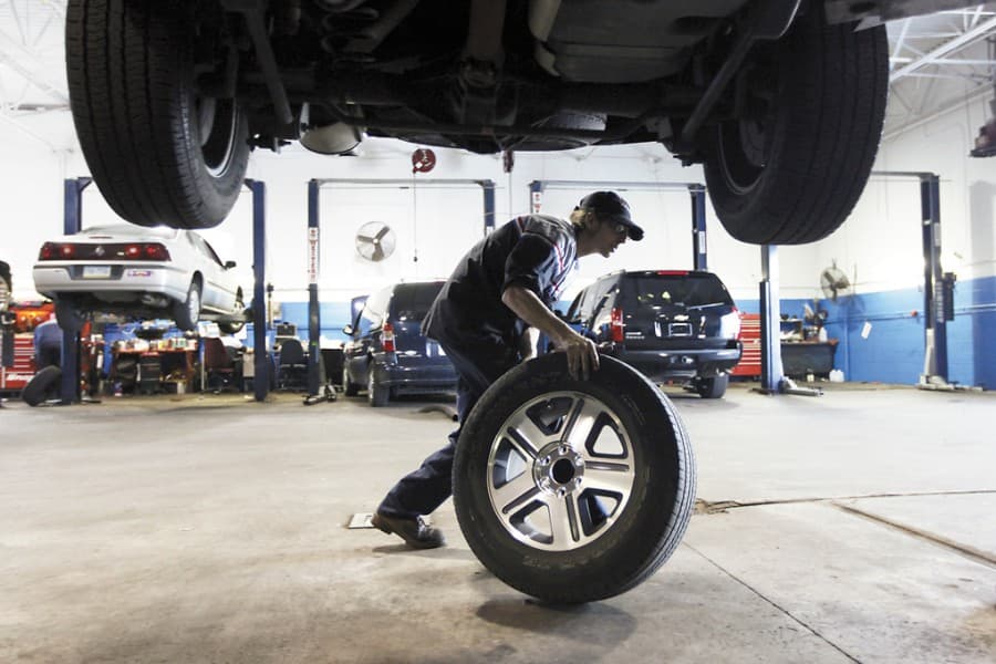 Подбираем зимнюю резину. Советы шиномонтажника