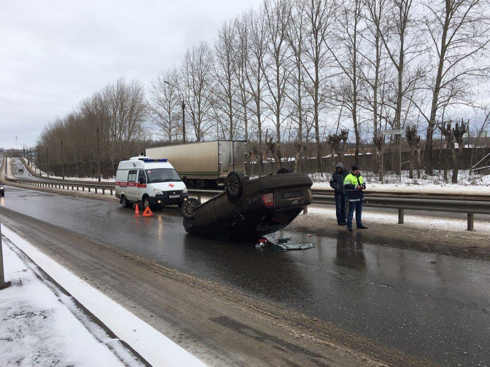На Производственной перевернулась Skoda