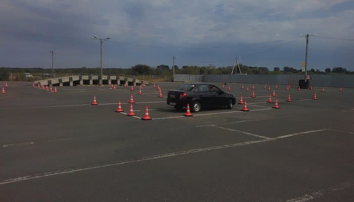 Каждые пять лет Госавтоинспекция будет проверять автошколы