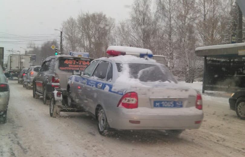 Снегопад и аварии. Киров снова встал в пробках