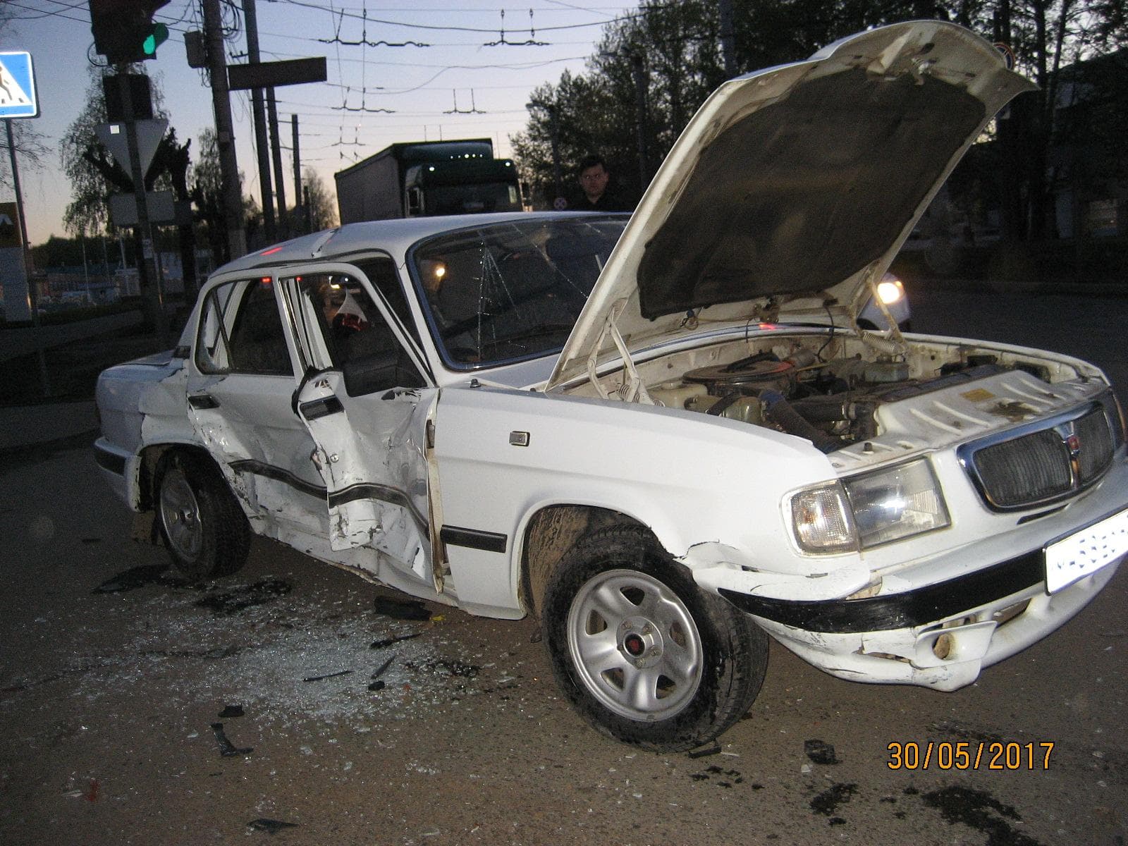 На перекрестке Щорса и Производственной столкнулись «Волга» и ВАЗ