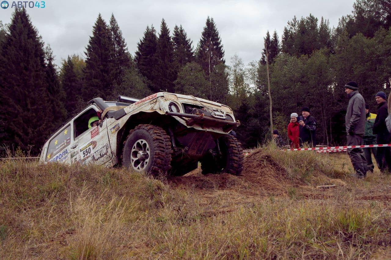 Джип-фестиваль «Грязная верста»: помесим сухую грязь?