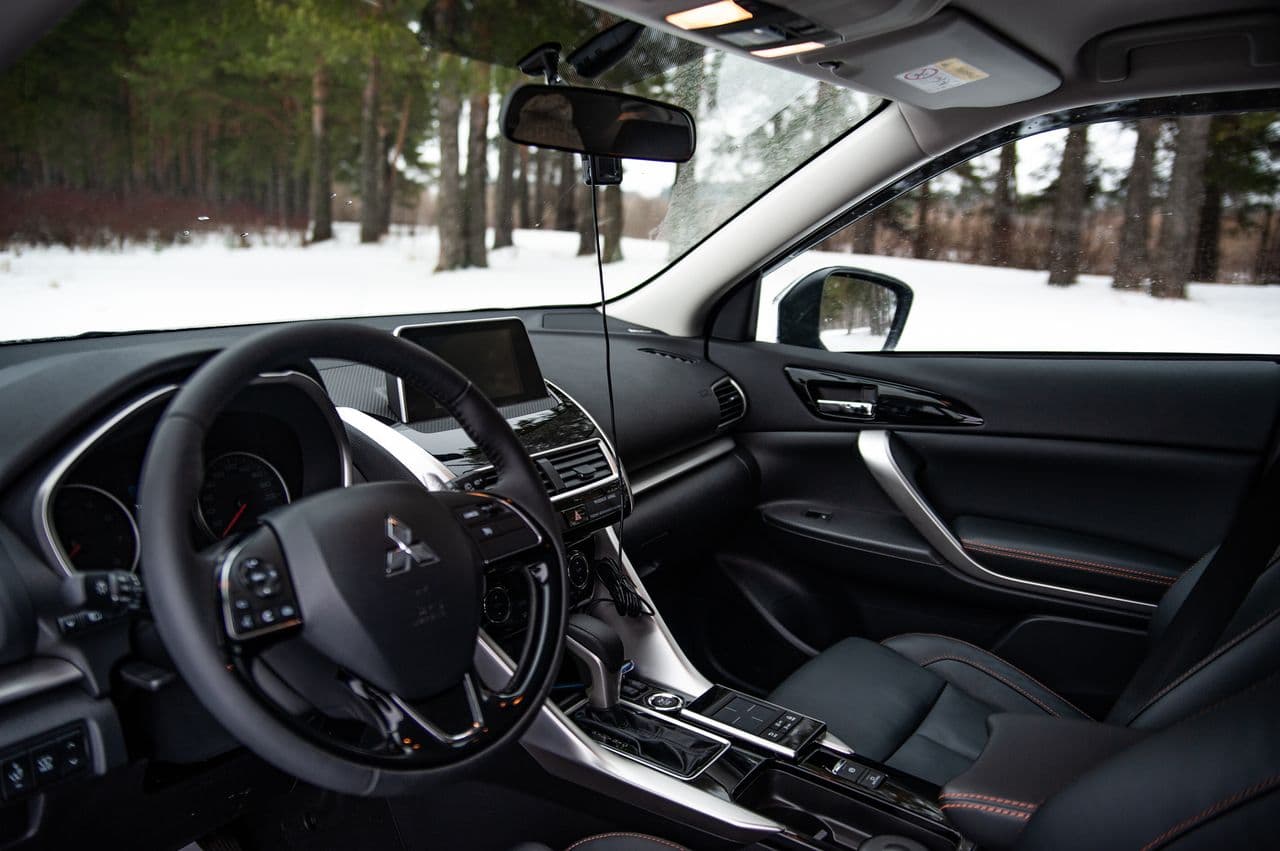 Тест-драйв Mitsubishi Eclipse Cross: дилемма о приставке «Кросс»