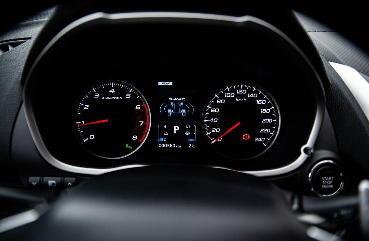 Тест-драйв Mitsubishi Eclipse Cross: дилемма о приставке «Кросс»