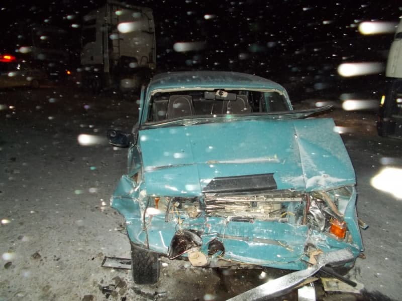 Не доехал. В Яранском районе ВАЗ смял новый автобус