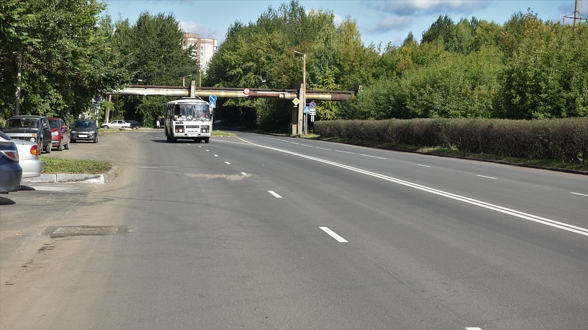 Дорожники отремонтировали одну из самых разбитых улиц Кирова